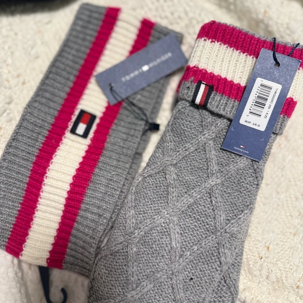 NWT Tommy Hilfiger Gray and Pink Knit Accessories Matching Mittens & Headband - Picture 3 of 3